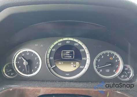 2011 Mercedes-Benz E 350 4Matic z USA, uszkodzony, nr VIN WDDHF8HB6BA483650